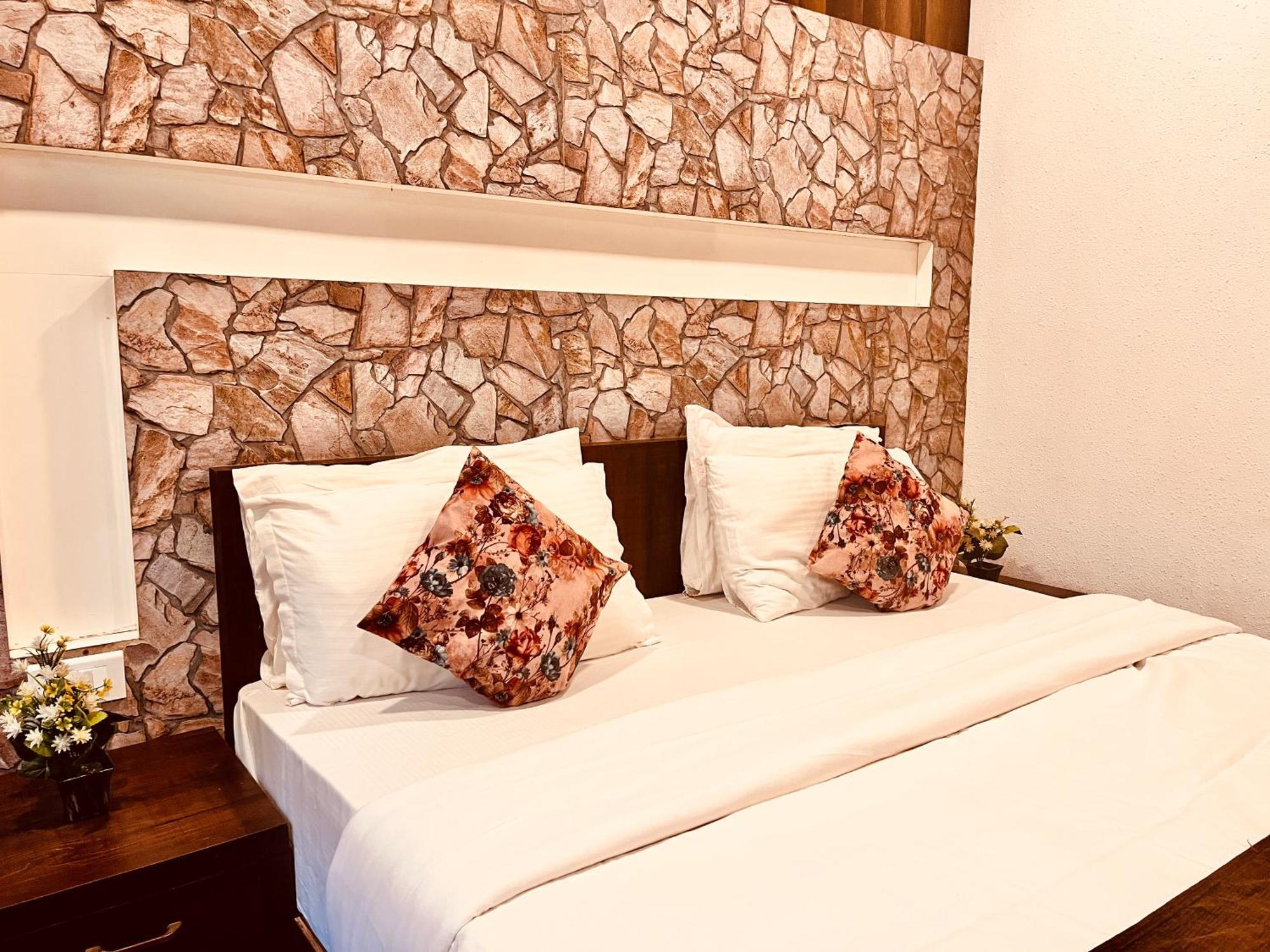 Munnar Tea Estate Cottage And Resort - Away From City Hustle Экстерьер фото